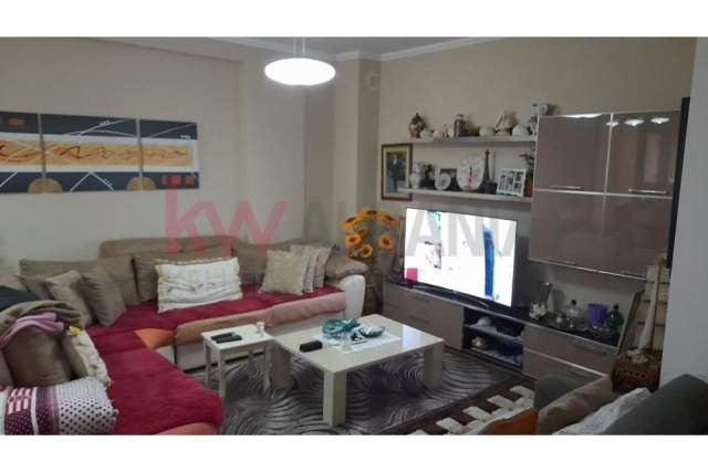 Tirane, shitet apartament 3+1+A+BLK Kati 2, 135 m² 125.000 Euro (Rruga Bill Klinton)