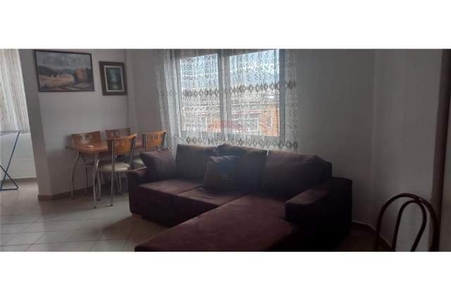 Tirane, jepet me qera apartament 1+1 Kati 4, 70 m² 400 Euro (Myslym Shyri)