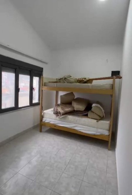 Tirane, jepet me qera Vile 5+1+BLK Kati 4, 110 m² 40.000 Leke (Bedri Karapici)