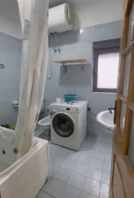 Tirane, jepet me qera Vile 5+1+BLK Kati 4, 110 m² 40.000 Leke (Bedri Karapici)