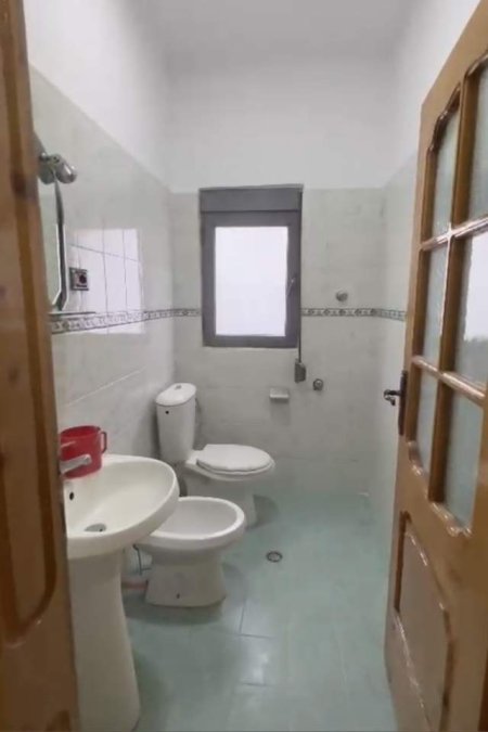 Tirane, jepet me qera Vile 5+1+BLK Kati 4, 110 m² 40.000 Leke (Bedri Karapici)