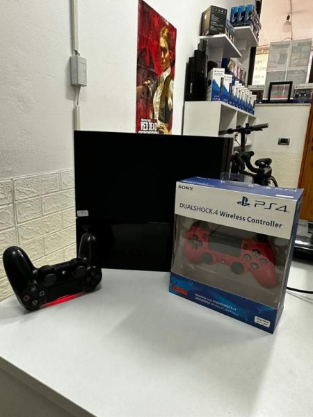 Tirane, shes Play Station Ps4 Standart 250 Euro