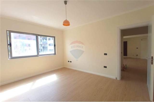 Tirane, shitet apartament 1+1+A+BLK Kati 4, 70 m² 86.000 Euro (bukevardi bajram curri)