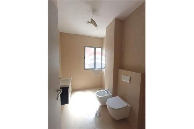 Tirane, shitet apartament 1+1 Kati 4, 79 m² 81.000 Euro (Pallati me SHigjeta)