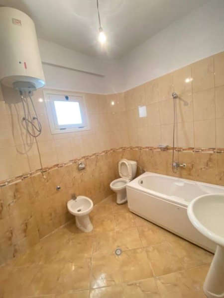 Tirane, jepet me qera apartament 3+1+BLK 120 m² 350 Euro (Rruga Xhanfize Keko)