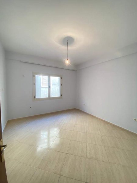 Tirane, jepet me qera apartament 3+1+BLK 120 m² 350 Euro (Rruga Xhanfize Keko)