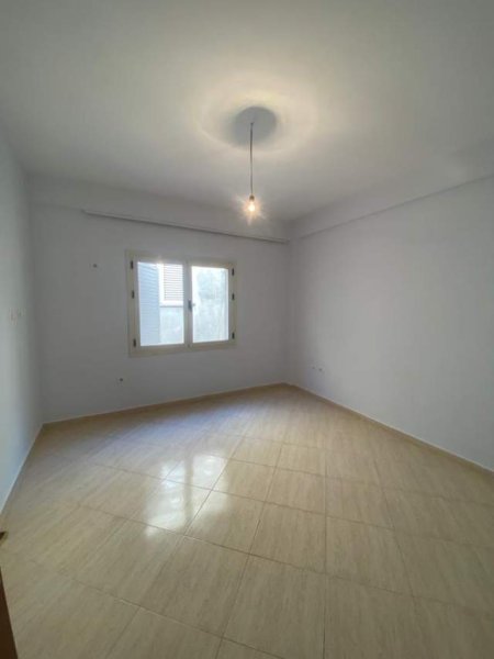 Tirane, jepet me qera apartament 3+1+BLK 120 m² 350 Euro (Rruga Xhanfize Keko)