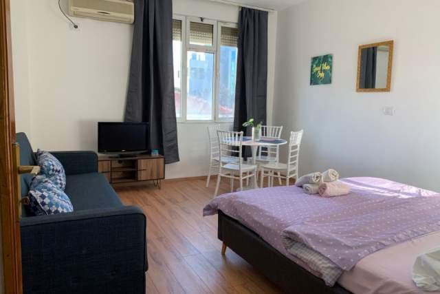 Bllok jepet me qera ngjitur me SALT 350 Euro