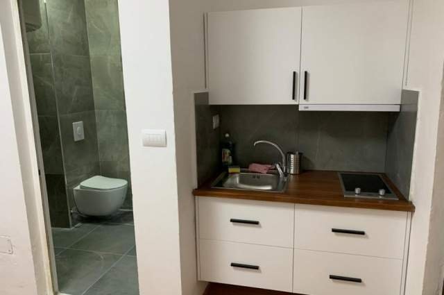 Bllok jepet me qera ngjitur me SALT 350 Euro