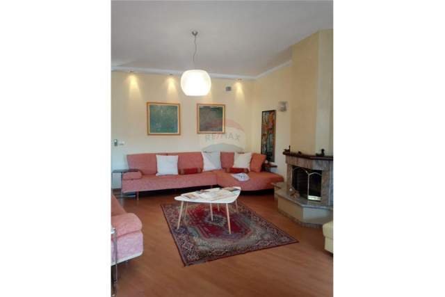 Tirane, jepet me qera apartament 3+1+BLK Kati 4, 150 m² 700 Euro (Hoxha Tahsin)