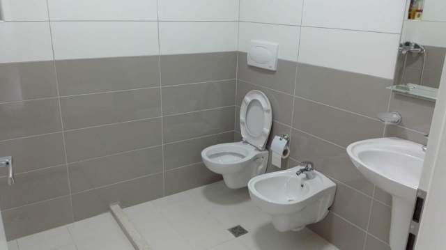 Tirane, me qera apartament 2+1 Kati 8, 90 m² 450 Euro (Frosina Plaku)