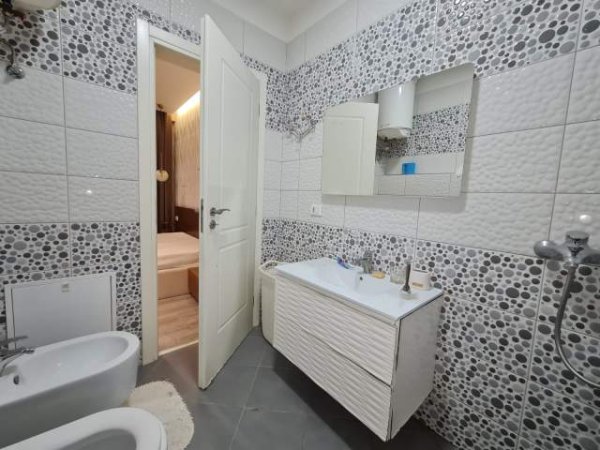 Tirane, jepet me qera apartament 2+1+BLK Kati 4, 80 m² 1.000 Euro (Rruga Elbasanit)