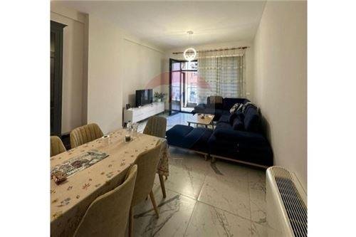 Tirane, jepet me qera apartament 2+1+BLK Kati 3, 115 m² 700 Euro
