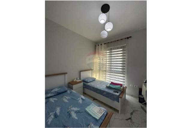 Tirane, jepet me qera apartament 2+1+BLK Kati 3, 115 m² 700 Euro