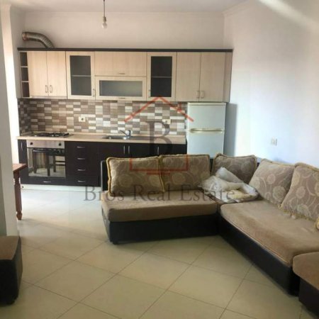 Tirane, jepet me qera apartament 1+1+BLK Kati 4, 63 m² 350 Euro (Xhanfize Keko)