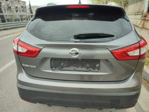 Nissan Qashqai viti 2015 panoramik, full option, automat, 1.6 TDI, navi, 11500 €