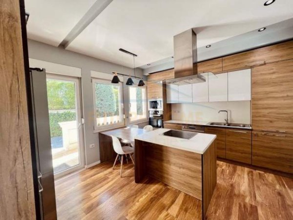Tirane, jepet me qera Vile 5+1+BLK Kati 1, 406 m² 4.000 Euro (rruga elbasanit)