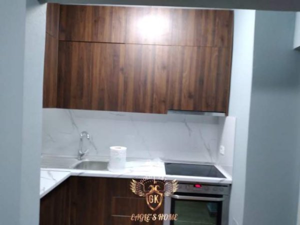 Durres, jepet me qera apartament 1+1+BLK Kati 5, 75 m² 180 Euro (Stadiumi,KMY)