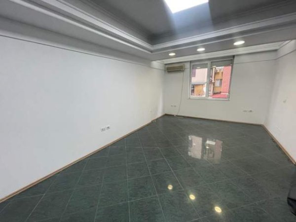 Tirane, jap me qera ambjent biznesi Kati 1, 95 m² 500 Euro (rruga e kavajes)