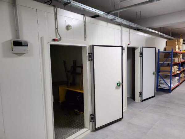 Tirane, jepet me qera magazine Kati 0, 600 m², 6.000 Euro (mbrapa kompleksit Malaizian ne afersi te shinave)
