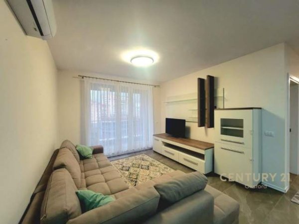 Tirane, jepet me qera apartament 3+1+A+BLK Kati 7, 125 m² 600 Euro (ish fusha aviacionit)