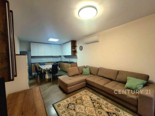 Tirane, jap me qera apartament Kati 6, 129 m² 600 Euro