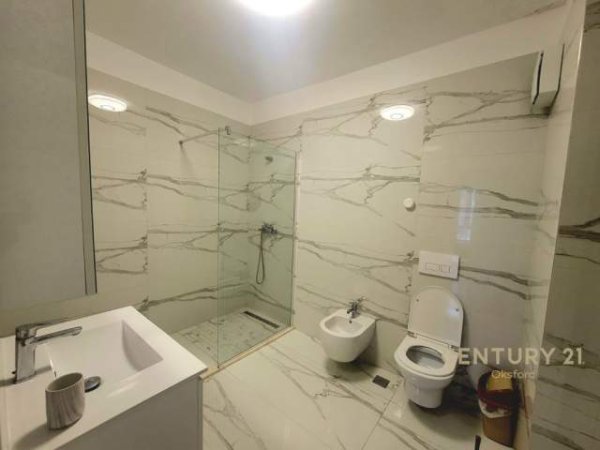 Tirane, jap me qera apartament Kati 6, 129 m² 600 Euro