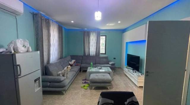 Tirane, jepet me qera Vile 3+1+A+BLK Kati 1, 340 m² 1.000 Euro