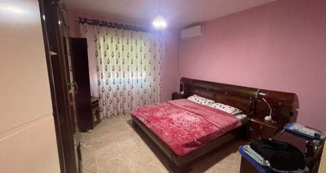 Tirane, jepet me qera Vile 3+1+A+BLK Kati 1, 340 m² 1.000 Euro