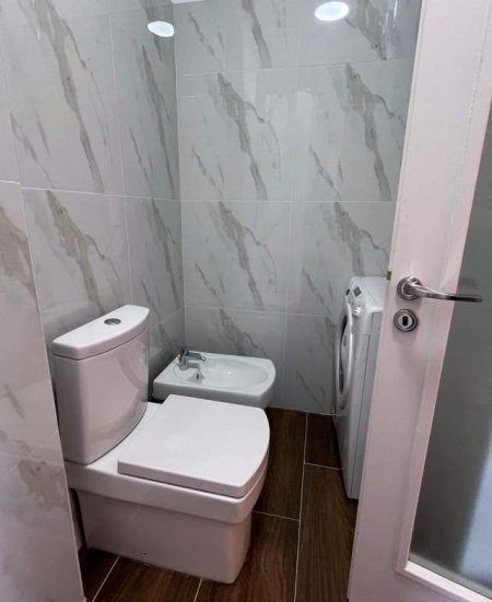 Tirane, jepet me qera 1+1+A+BLK Kati 2, 60 m² 320 Euro