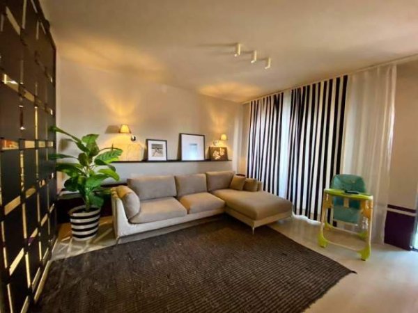 Tirane, jepet me qera apartament 2+1+BLK Kati 4, 100 m² 900 Euro (Parku Olimpik)