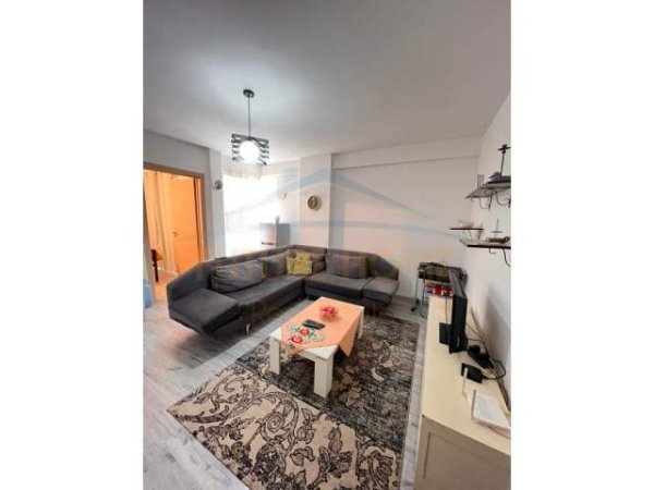 Tirane, shitet apartament 1+1+BLK Kati 8, 60 m² 53.500 Euro (Unaza e Re)