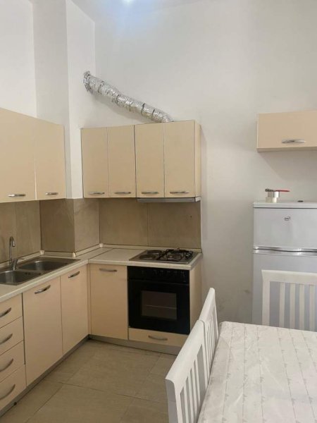 Tirane, jepet me qera apartament 2+1+BLK Kati 1, 88 m² 35.000 Leke (selita e vjeter)