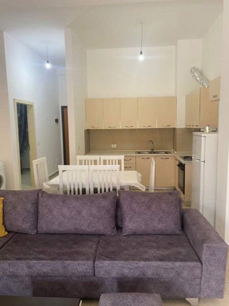 Tirane, jepet me qera apartament 2+1+BLK Kati 1, 88 m² 35.000 Leke (selita e vjeter)