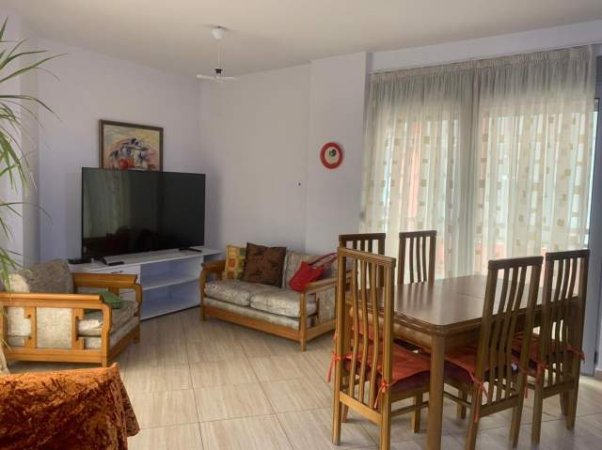 Tirane, jepet me qera apartament 2+1+BLK Kati 2, 98 m² 420 Euro (Hamdi sina).