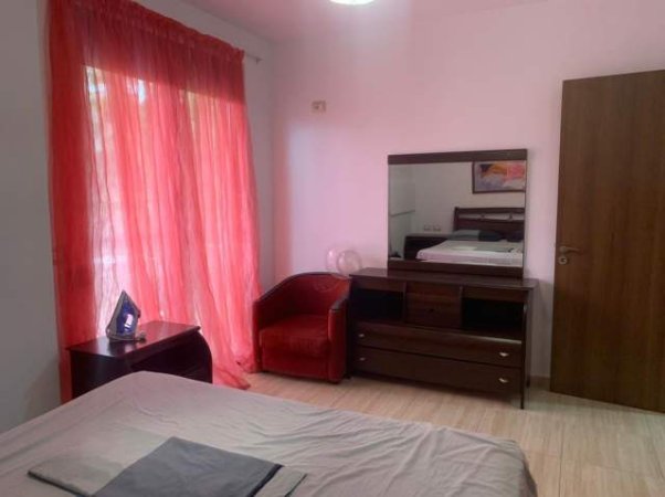 Tirane, jepet me qera apartament 2+1+BLK Kati 2, 98 m² 420 Euro (Hamdi sina).