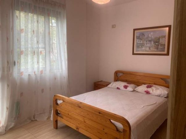 Tirane, jepet me qera apartament 2+1+BLK Kati 2, 98 m² 420 Euro (Hamdi sina).