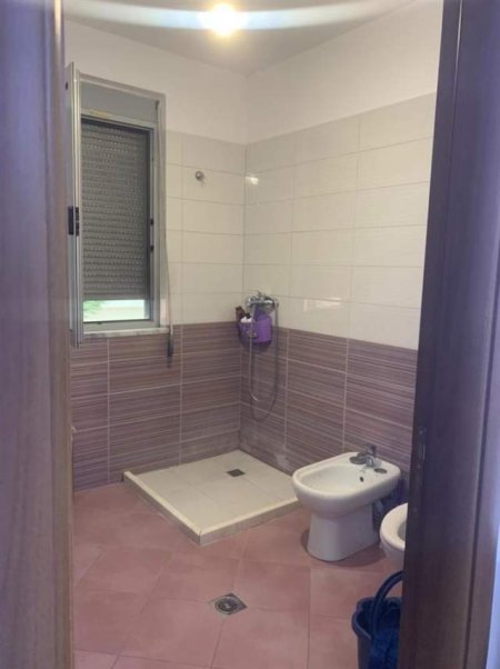 Tirane, jepet me qera apartament 2+1+BLK Kati 2, 98 m² 420 Euro (Hamdi sina).