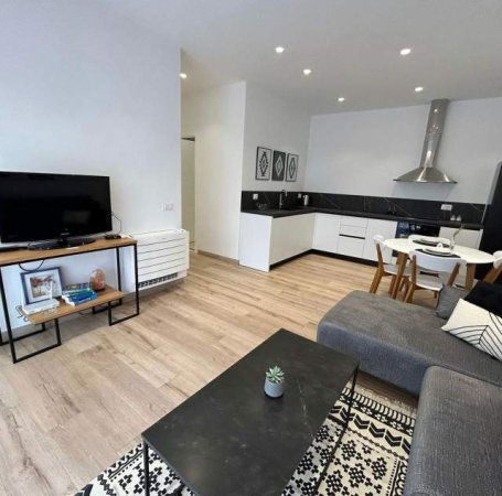 Tirane, jepet me qera apartament 2+1 Kati 4, 100 m² 1.500 Euro