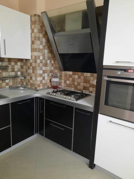 Tirane, jepet me qera apartament 2+1+BLK Kati 4, 100 m² 450 Euro (Selvia (Black Diamond))
