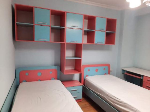 Tirane, jepet me qera apartament 2+1+BLK Kati 4, 100 m² 450 Euro (Selvia (Black Diamond))