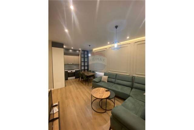 Tirane, jepet me qera apartament 1+1 Kati 3, 65 m² 550 Euro (Artan Lenja - Kompleksi Kontakt - 21 Dhjetori)