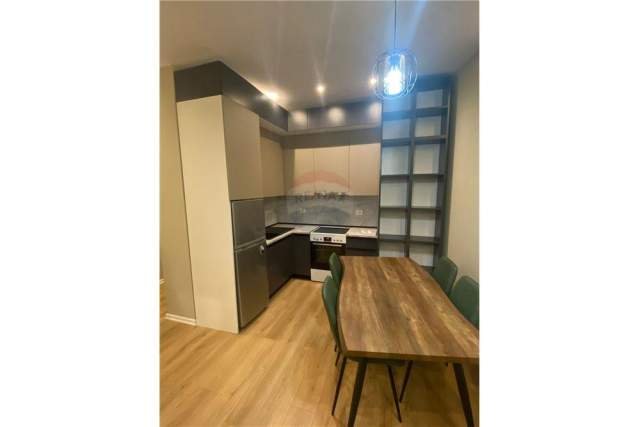 Tirane, jepet me qera apartament 1+1 Kati 3, 65 m² 550 Euro (Artan Lenja - Kompleksi Kontakt - 21 Dhjetori)