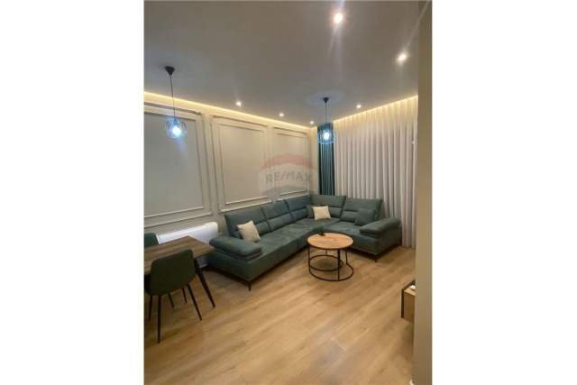 Tirane, jepet me qera apartament 1+1 Kati 3, 65 m² 550 Euro (Artan Lenja - Kompleksi Kontakt - 21 Dhjetori)