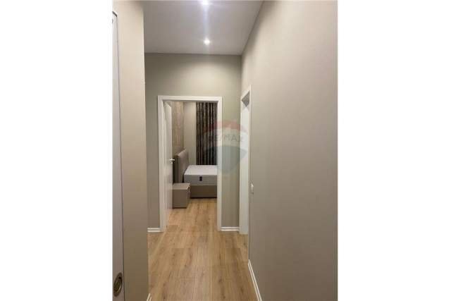 Tirane, jepet me qera apartament 1+1 Kati 3, 65 m² 550 Euro (Artan Lenja - Kompleksi Kontakt - 21 Dhjetori)