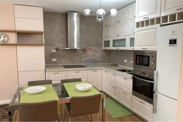 Tirane, jepet me qera apartament 2+1 Kati 6, 115 m² 450 Euro (Rruga Pjeter Budi - Qytet Studenti - Rruga e Elbas)
