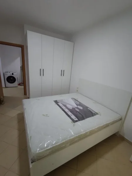 Tirane, jepet me qera apartament 1+1 Kati 6, 62 m² 400 € 
