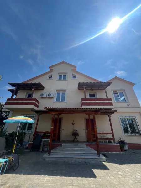 Tirane, shitet Vile 3 Katshe , 400 m² 350.000 € (Peze e Vogel)