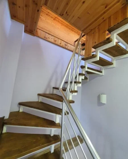 Tirane, shitet Vile 3 Katshe , 400 m² 350.000 € (Peze e Vogel)