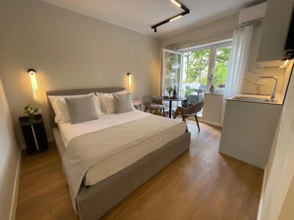 Tirane, Shiten 2 Garsoniere me Verande, Kati 2, 170.000 € (Brryli) Mundesi shume e mire investimi!